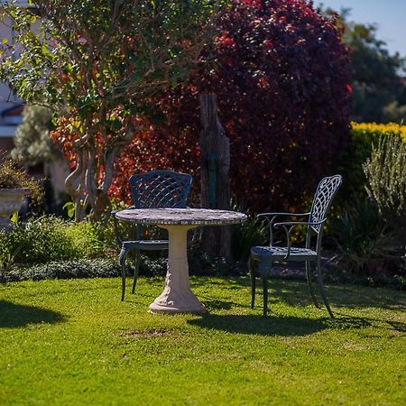 7 On Annandale B&B East London Buitenkant foto