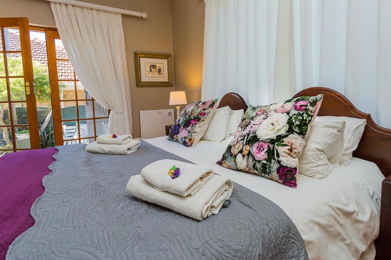 7 On Annandale B&B East London Buitenkant foto