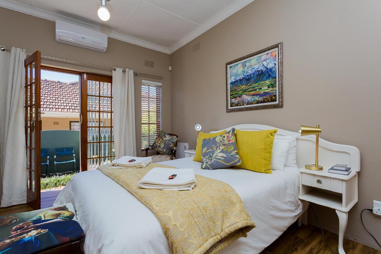 7 On Annandale B&B East London Buitenkant foto